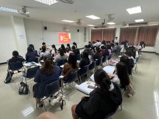 10. โครงการพัฒนาทักษะด้านภาษาอังกฤษ สำหรับนักศึกษาครู ชั้นปีที่ 3